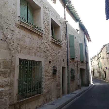 Pause A Beaucaire Avec Garage A Velo Ou Moto شقة